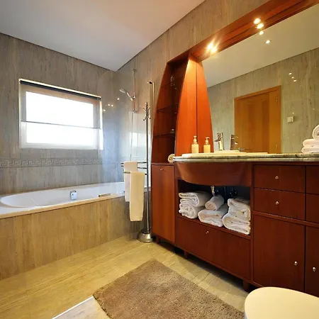 Tasteful Braga 4 Bedrooms Helena Private Pool Close To Amenities Villa Esposende