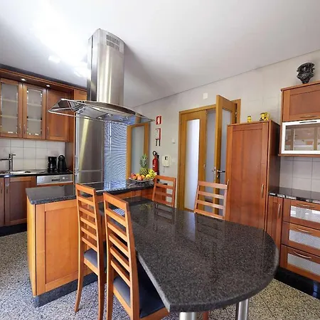 Tasteful Braga 4 Bedrooms Helena Private Pool 빌라