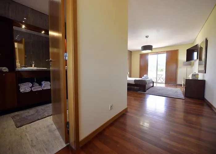 Tasteful Braga 4 Bedrooms Helena Private Pool Villa *