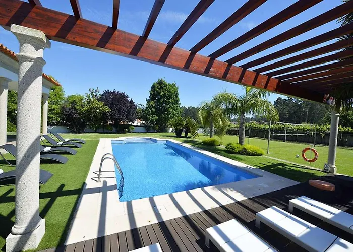 Tasteful Braga 4 Bedrooms Helena Private Pool